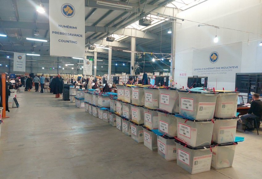 32 komuna përmbyllin procesin, vetëm edhe 400 vendvotime mbetet të rinumërohen 
