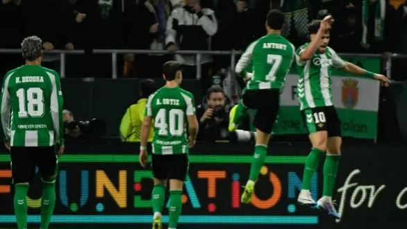 Betis ‘rrëzon’ Feyenoordin, kualifikohen edhe top skuadrat