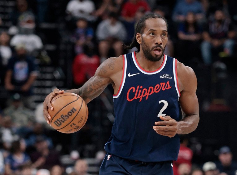 Kawhi Leonard rikthehet te Toronto Raptors