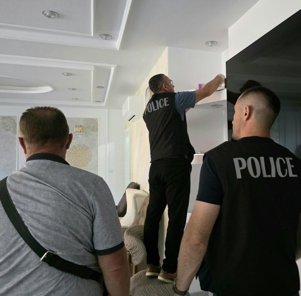 Skema me naftë, në pranga nëntë persona – dalin pamje nga aksioni i Prokurorisë kundër Krimit të Organizuar