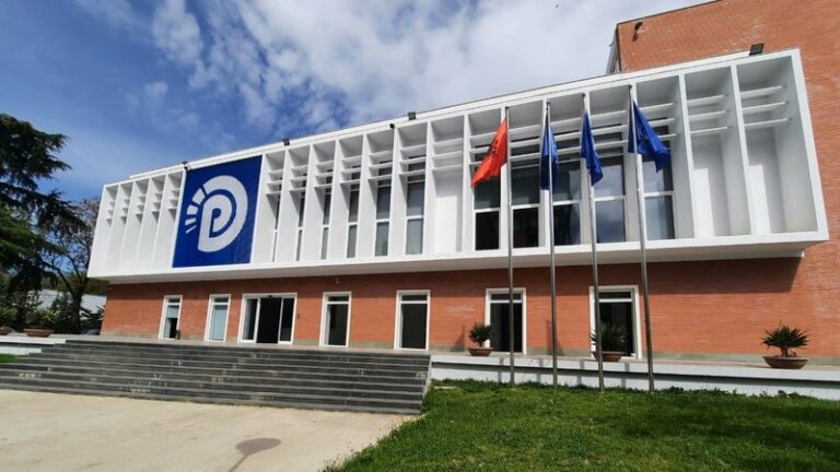 Lista Zgjidhet mes risive Kryesia e re e Partisë Demokratike, ja anëtarët e zgjedhur