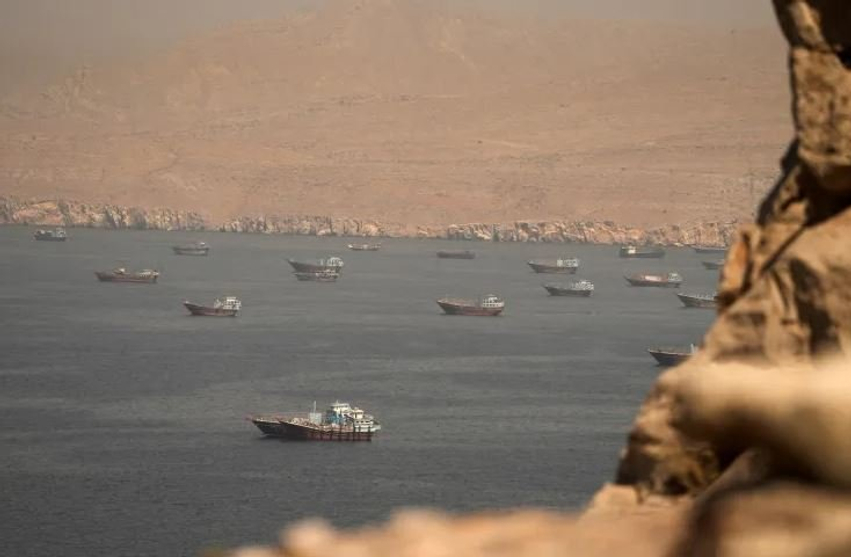 Irani ashpërson tonet në Ngushticën e Hormuzit  paralajmëron përgjigje ushtarake për çdo anije që devijon nga rrugët e miratuara 