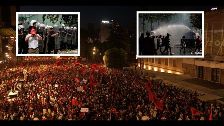  Qindra protestues u rrahën   Ilir Xhemalaj  Sot bisha komuniste donte gjak  Nuk ia japim atë kënaqësi  arma jonë është paqja
