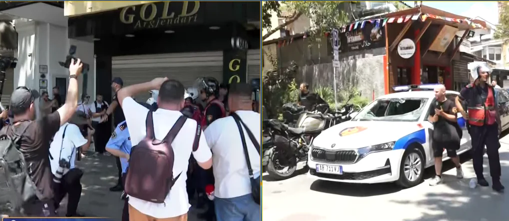Agravon situata te Kuvendi/ Pas gurëve drejt efektivëve, protestuesit shkatërrojnë makinën e policisë, arrestohen disa persona