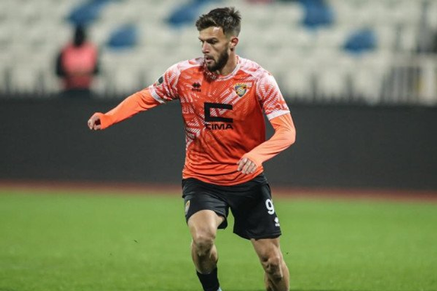 Tolaj sqaron situatën  Jam lojtar i Gjilanit