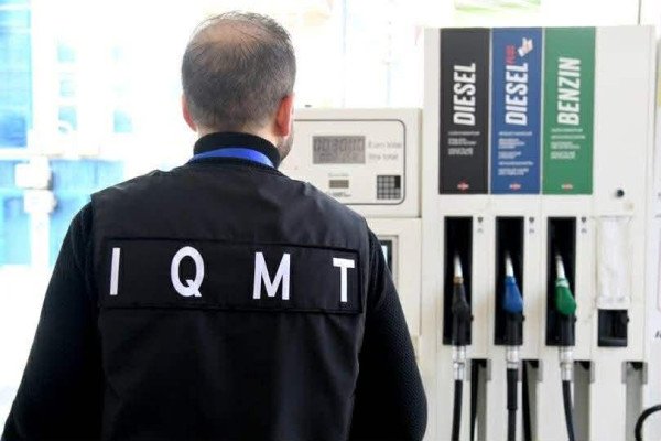 ​MINTI vazhdon edhe një muaj rregullimin e përkohshëm të çmimeve maksimale të derivateve të naftës
