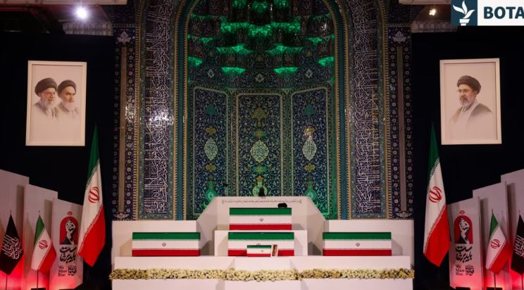 Irani i jep lamtumirën Khameneit me ceremoni pesëditore