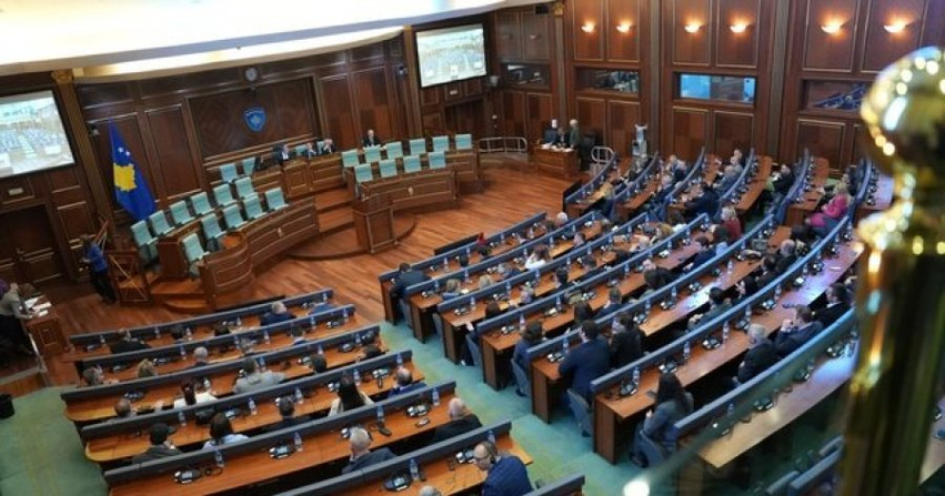 Thirrjet ndërkombëtare  Analisti zbulon skenarin që mund të shmangë ngërçin politik në vend 