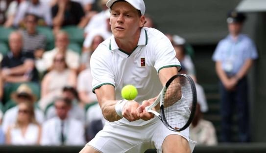 Sinner kualifikohet në raundin e katërt të Wimbledonit