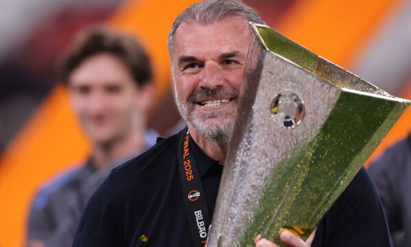 Ange Postecoglou, trajneri i ri i Ronaldos