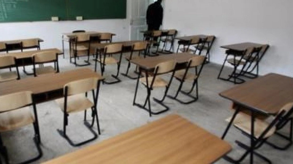 Mësimdhënësit kërkojnë shtyrje, frikë për mbyllje të klasave në shqip në Maqedoninë e Veriut