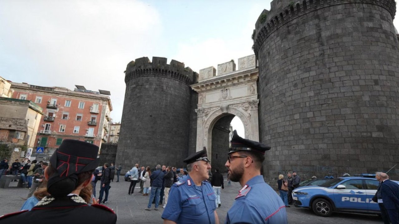 Ishte duke bërë xhiro me skuter në qytet/ Qëllohet me armë zjarri 33-vjeçari në Napoli, humb jetën rrugës për në spital
