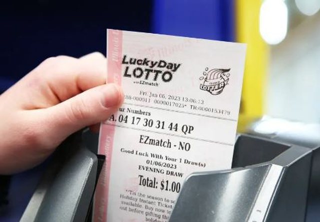 Një amerikan fiton 1.3 milionë dollarë në të njëjtën lotari që fitoi 15 vjet më parë