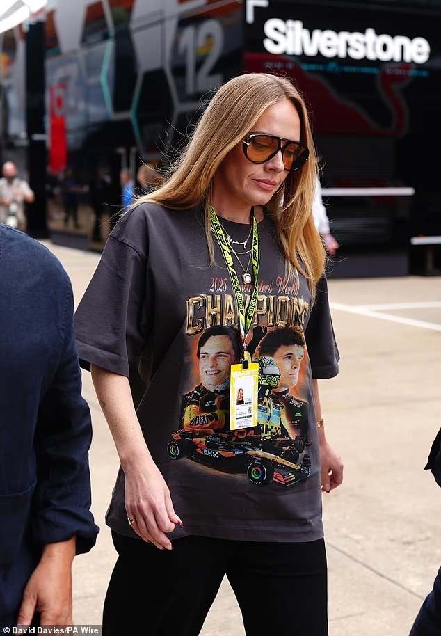 Adele shfaqet rrallë në publik në Garën e Madhe të Britanisë në Formula 1