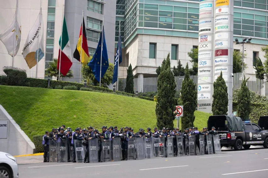 Anglina në Mexico City  policia vihet në lëvizje