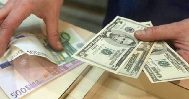 Çfarë po ndodh me monedhat e huaja? 