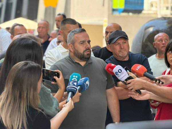 ​Ekzekutohen pjesërisht pagat e punëtorëve në “Prishtina Parking”, ndërpritet protesta