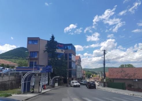 Miliona nga Serbia për të akuzuarit e sulmit në Banjskë – analisti: Kjo mund t’i kushtojë shtrenjtë Beogradit para BE-së!