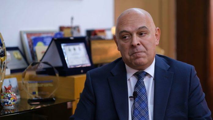 Gjini: Të hiqet Testi i Arritshmërisë, streson nxënësit dhe s’ka rezultate reale