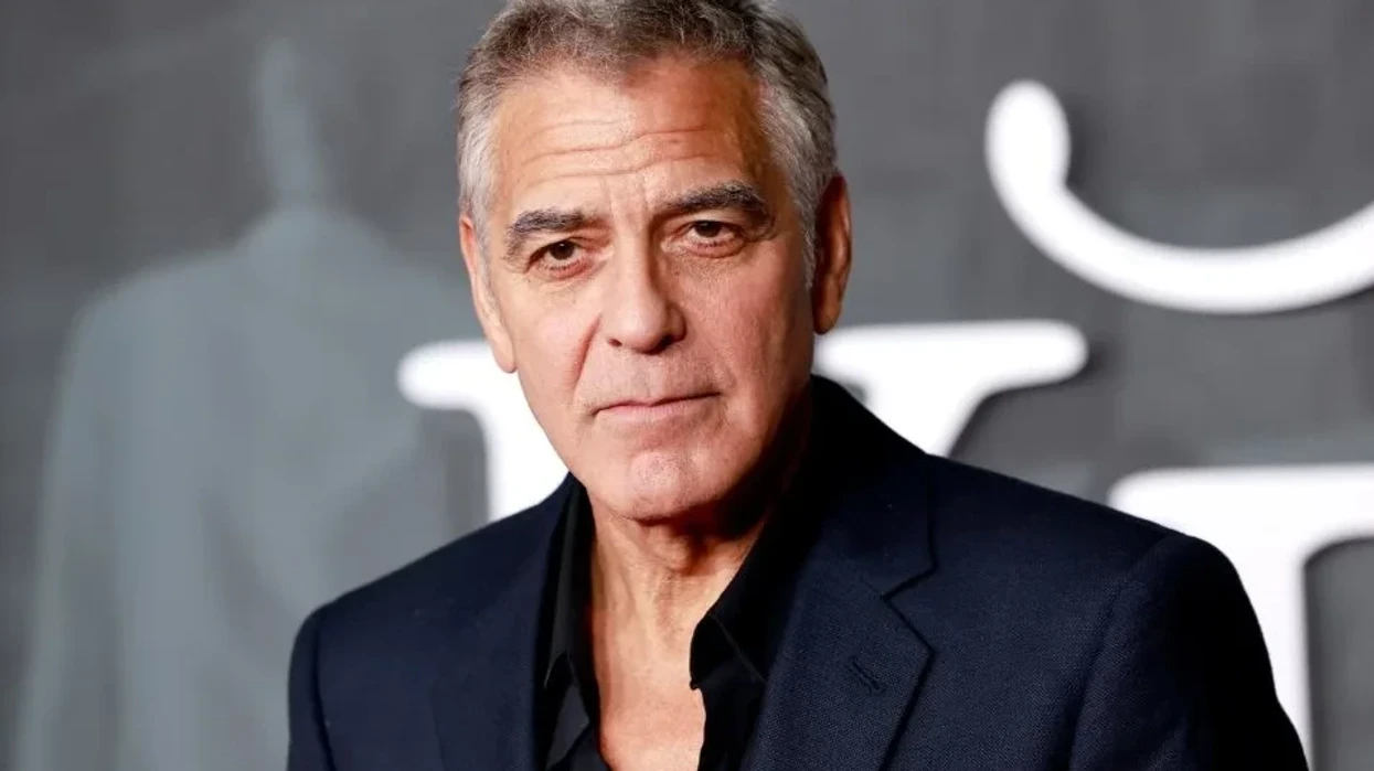 George Clooney bën shaka se është 