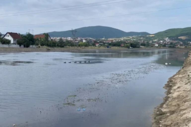 Komuna e Mitrovicës mohon kontratën 600 mijë euro për Liqenin