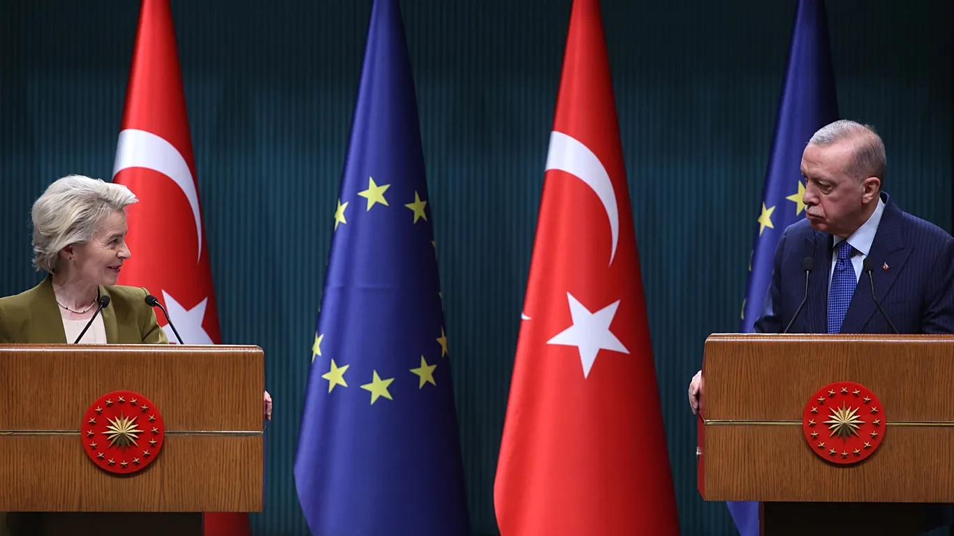 Darka në Samitin e NATO-s mes Von der Leyen dhe Erdogan shkon me tensione mes palëve