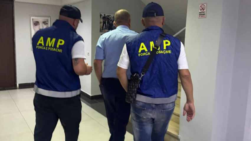 Lojëra fati dhe drogë  arrestohen tre persona në Fushë Krujë  mes tyre një punonjës policie