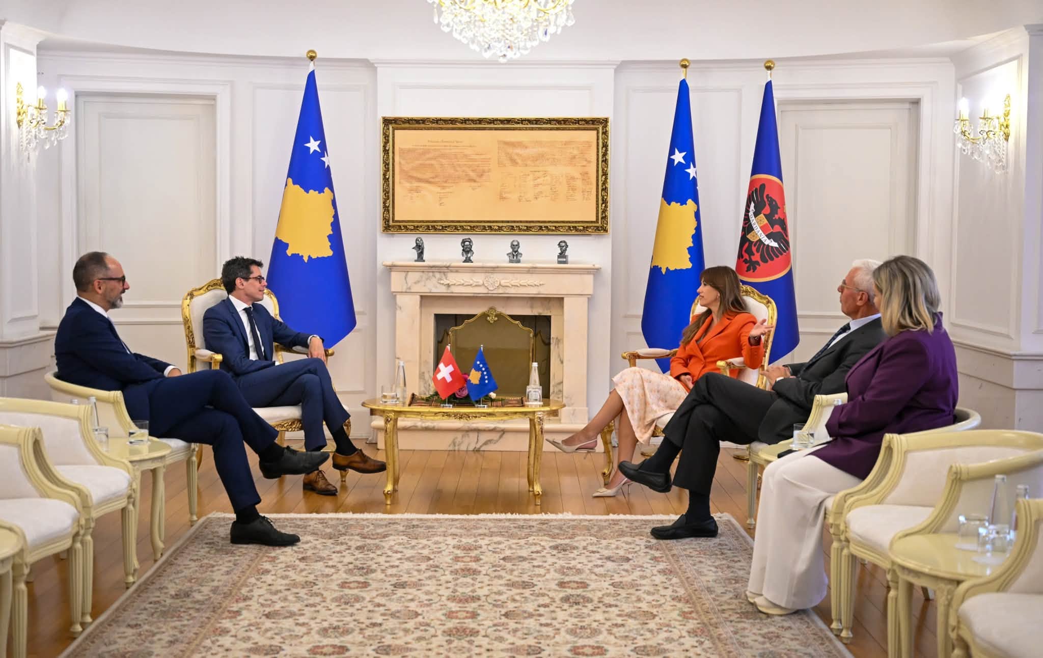 Haxhiu pret në takim lamtumirës ambasadorin e Zvicrës në Kosovë