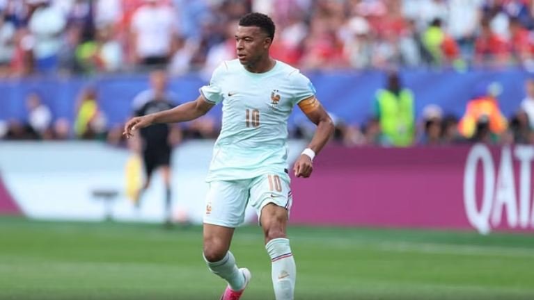 Mbappe - Amarilla, Reali dënon komentet e senatores