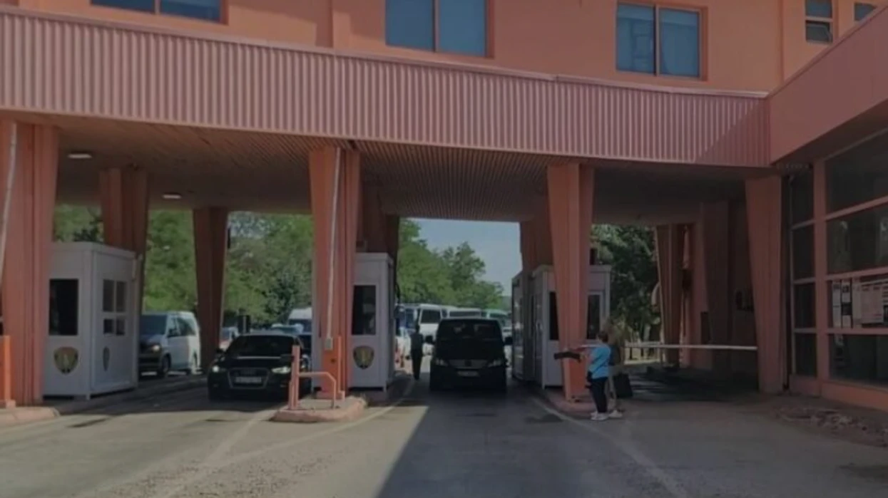 Qoku, Azizi dhe Murtezani përballen me ndalesë për hyrje në Shqipëri