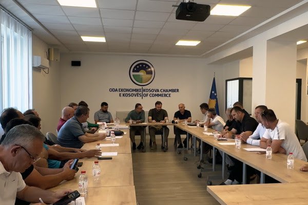 ​OEK kërkon veprime urgjente për mbështetjen e fermerëve dhe publikimin e analizave për qumështin “Vita”