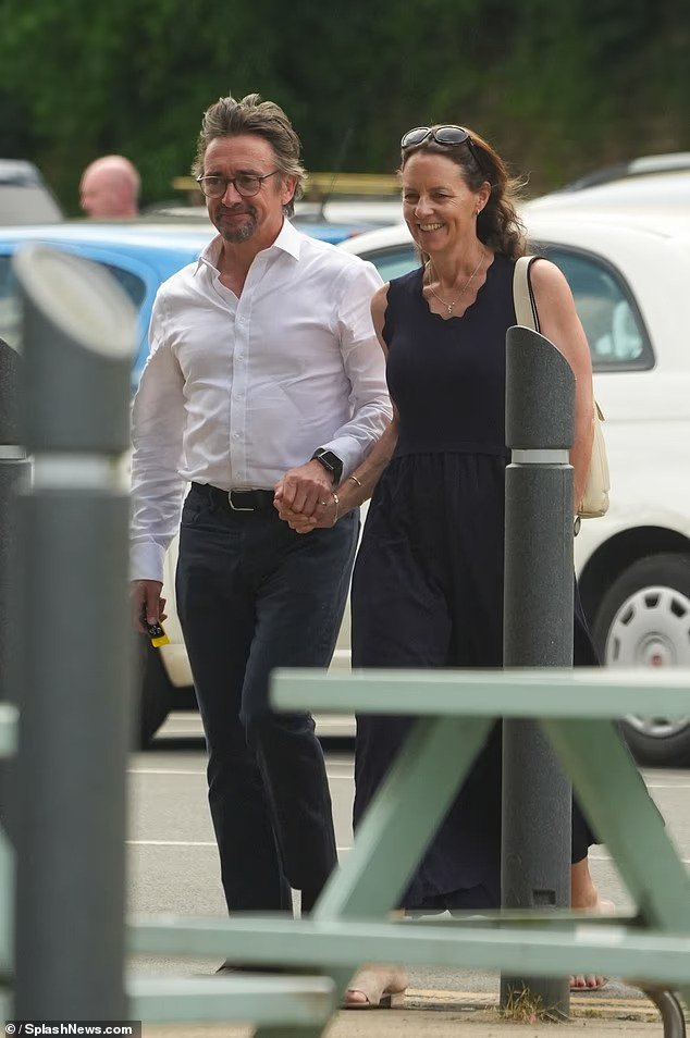 Richard Hammond shfaqet për herë të parë publikisht me partneren e re pas divorcit