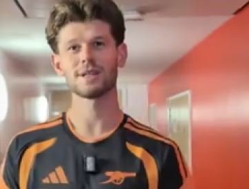 Arsenal zyrtarizon afrimin e portierit të Leeds