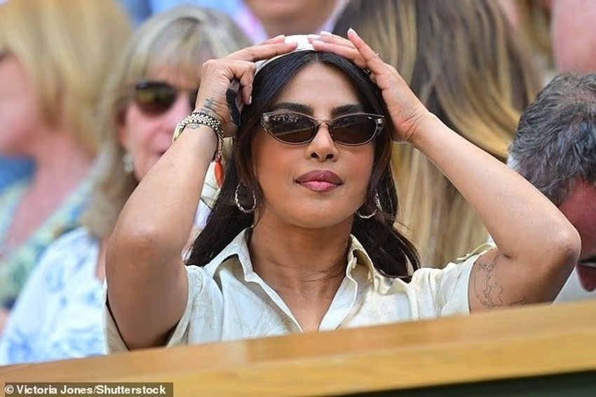 Hannah Waddingham dhe Lily James shkëlqejnë me elegancë në ditën e 11-të të Wimbledonit 2 Image