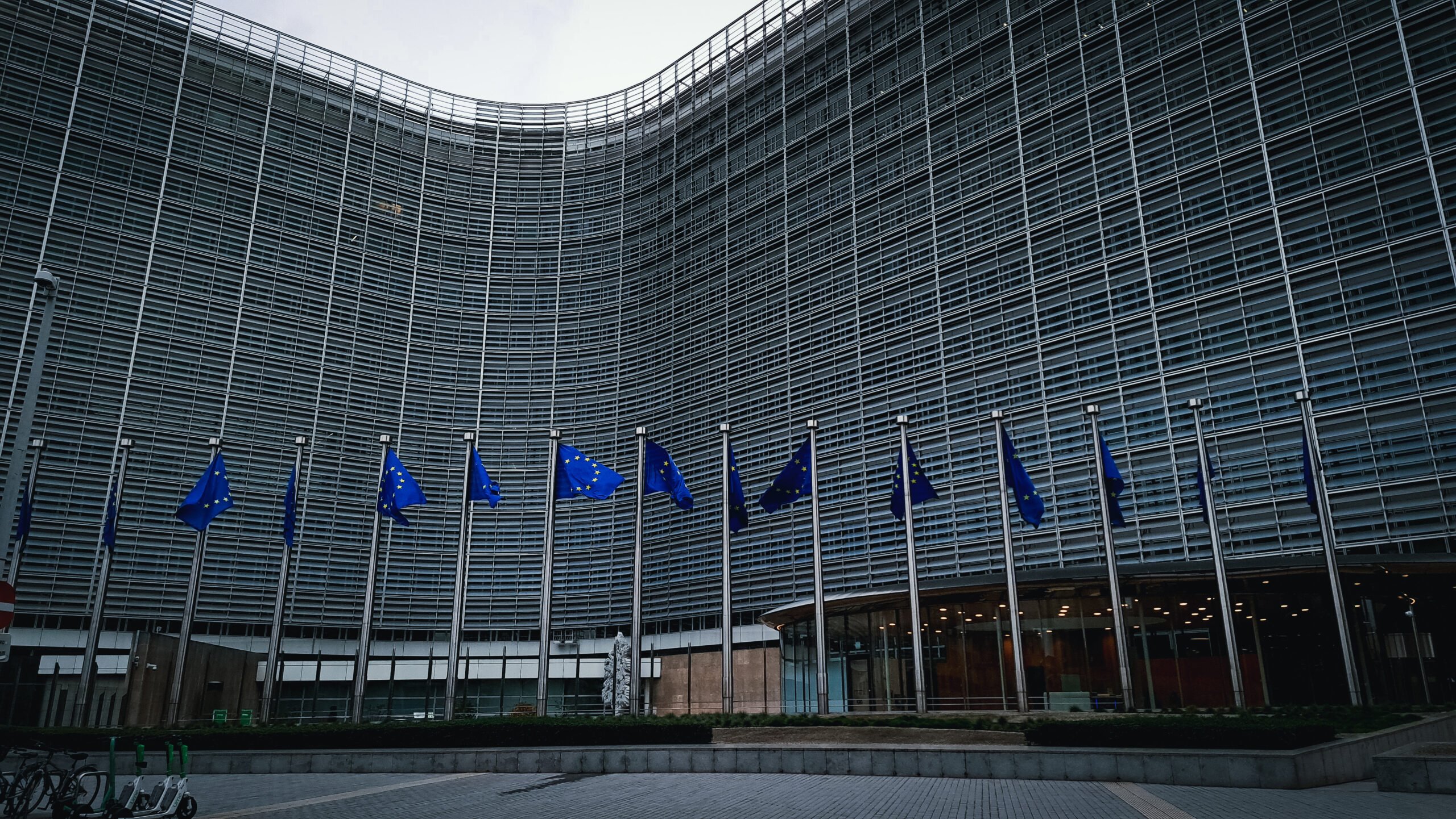 Eksperti i sigurisë: Serbia organizon drekë diplomatike kundër Kosovës, por nga Brukseli...