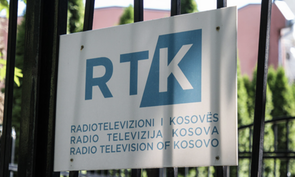 Punëtorët e RTK’së pa paga, Sindikata letër Kurtit e Haxhiut: Institucionet të ndërhyjnë urgjentisht, situatë e papranueshme