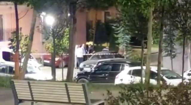 Detaje nga vr*sja me a*më në Kurbin, 40-vjeçari u q*llua pranë hyrjes së pallatit. Policia identifikon autorin