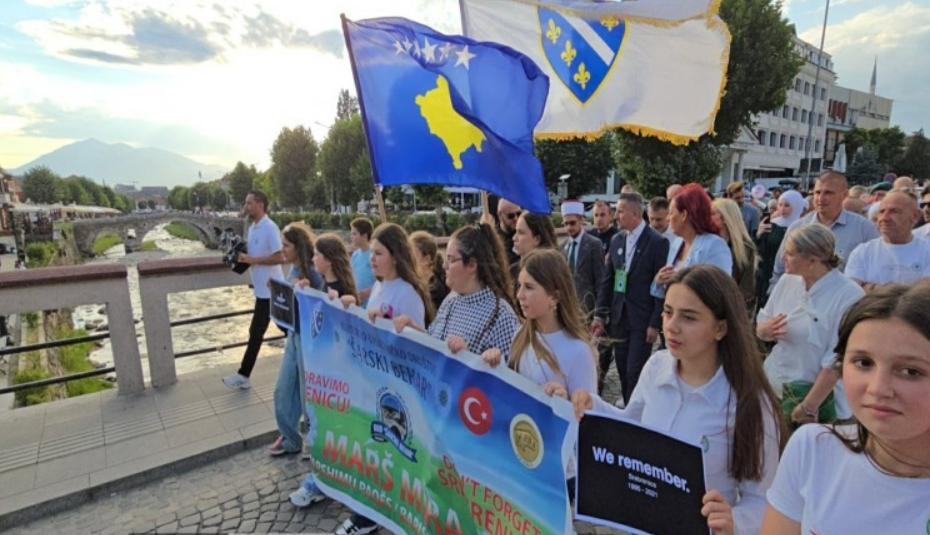 Në Prizren u mbajt Marshi i Paqes në përkujtim të viktimave të Srebrenicës