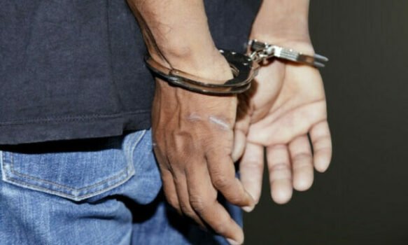 Të shpallur në kërkim për vepra të ndryshme penale/ Kapen tre persona në Qafë Botë dhe Portin e Sarandës