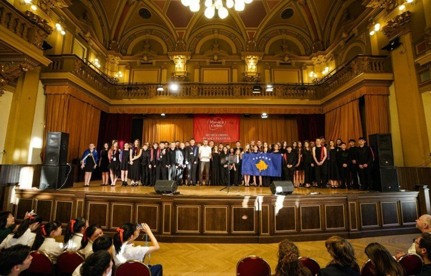 Nga Praga  Orkestra  Amadeus  i sjell Kosovës medaljen e artë