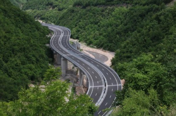 ​Sot s’ka kufizim të qarkullimit për automjetet e transportit mbi 20 tonë