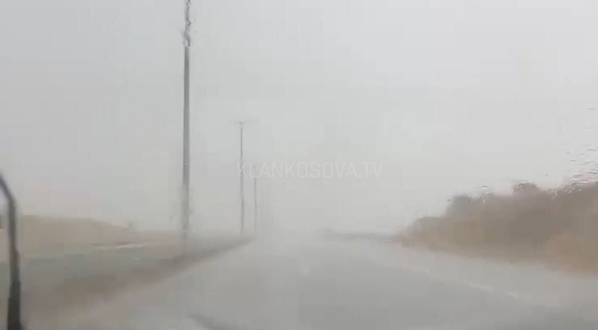 Ulen temperaturat  reshje të dendura shiu në autostradën Shkup Ferizaj