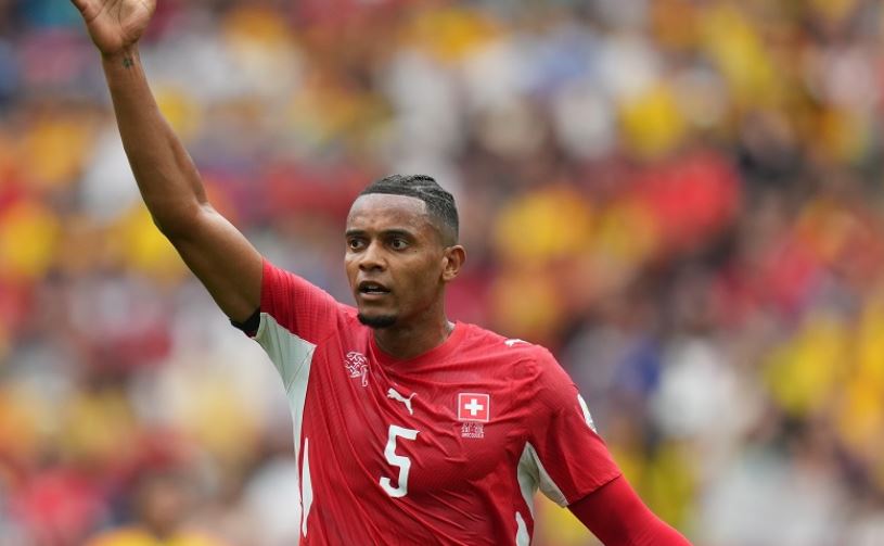 Akanji shpërthen pas eliminimit
