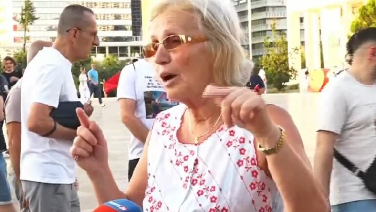 “Kanye West-it i jep miliona, ne jemi me ujë me orar!”, e moshuara me tone të forta: Rama do të na vdesë me zor! Bonusin 5 mijë lekë e dha që të mos protestojmë