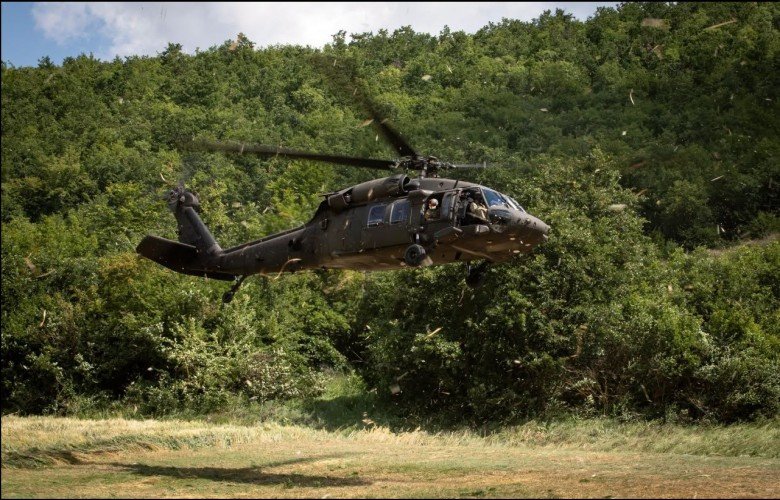 KFOR zhvillon stërvitje reagimi me ulje ajrore pranë Kampit Bondsteel