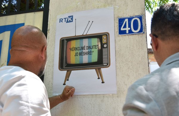 ​Pezullohet protesta e punëtorëve të RTK-së pas ndarjes së mbi 2.2 milionë eurove nga Qeveria