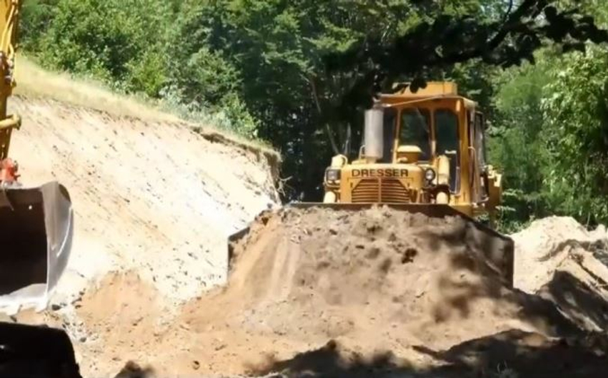 traseja-kalon-neper-malesine-e-tetoves-dhe-lidhet-me-tunel-drejt-prizrenit