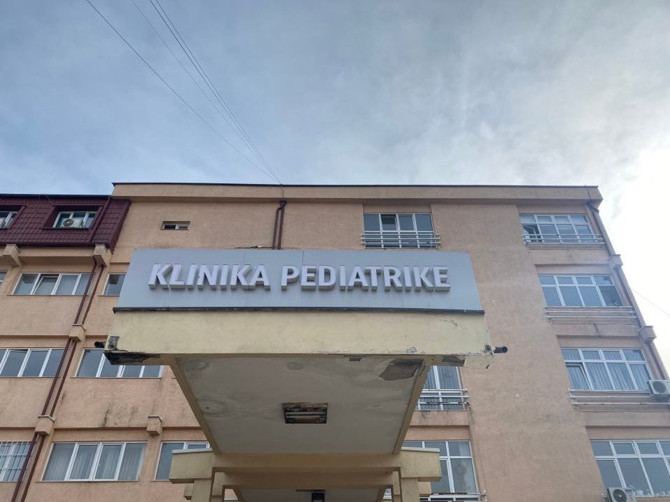 QKUK nis hetim administrativ për rastin në Pediatri, suspendohen përkohësisht disa punëtorë 