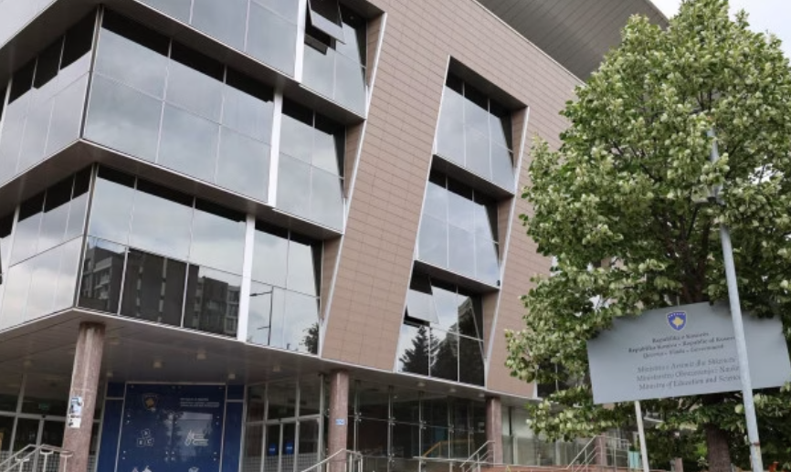 599 studente përfitojnë mbështetje financiare nga MASh për studimet në STEM