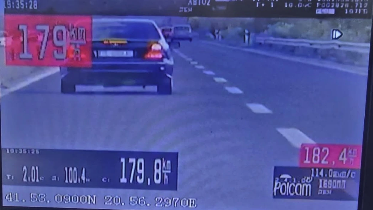 Voziti 179 km/h në rrugën Tetovë-Gostivar, ndalohet shoferi dhe i konfiskohet automjeti